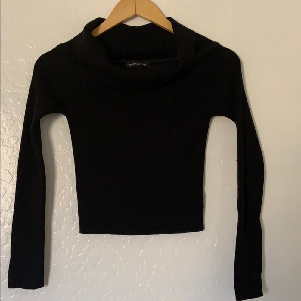 🌵Kendall & Kylie turtleneck crop top